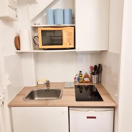 Exigehome-versailles A 2 Pas Du Chateau Versalles